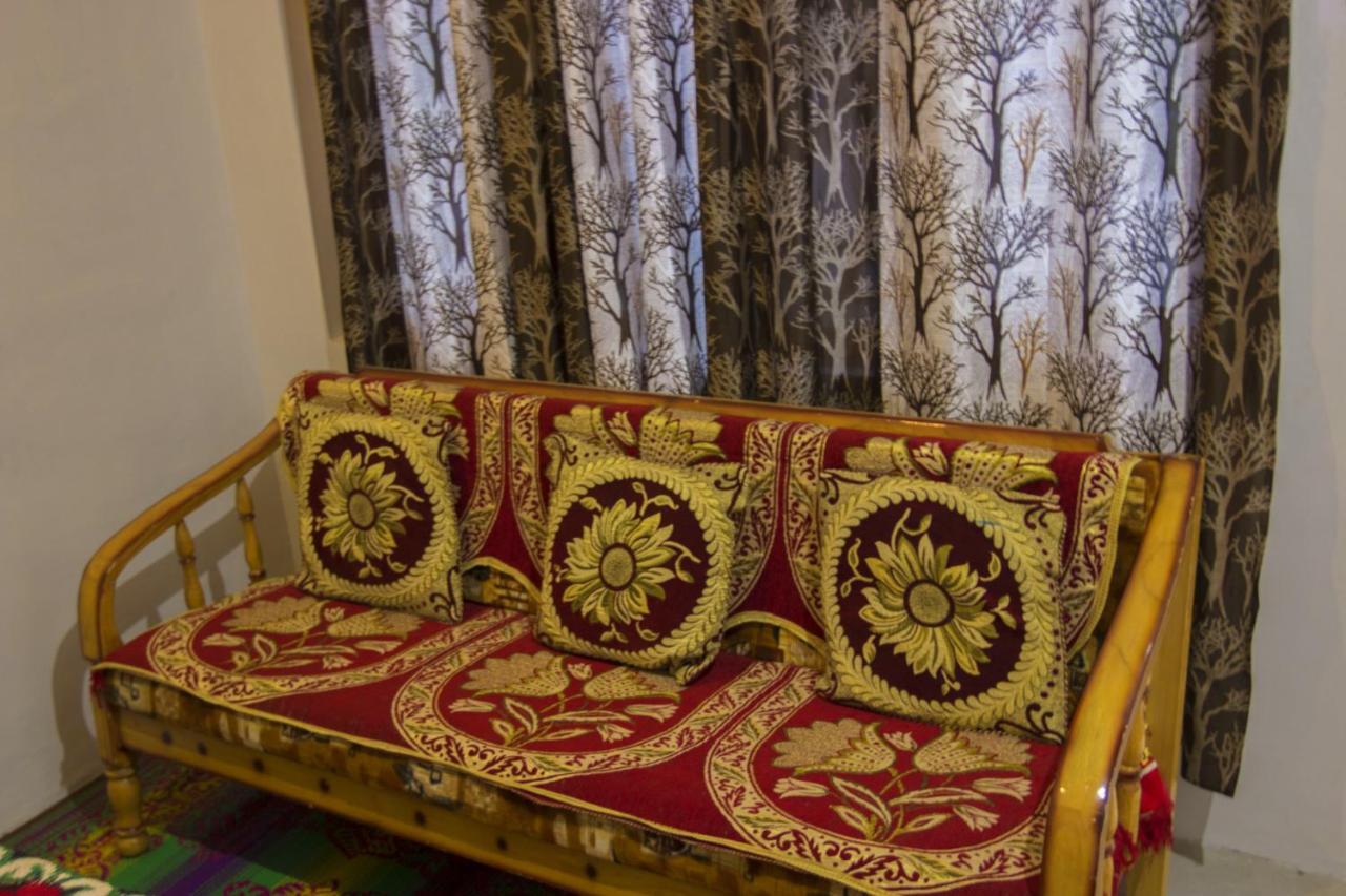 Tirthan Hilltop Home Stay Banjār Exterior foto